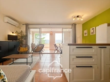 RENOVATED apartment WITH panoramic VIEW, double terrace of 30 m2, 2 bedrooms, new kitchen, parking space under the residence.