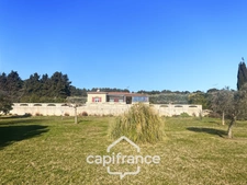 Propriété de plain pied  en campagne  vue panoramique, construction 1980,  habitation de 177m2 3/4 chambres sur un terrain de 2280m2 