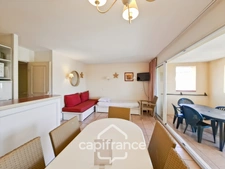  INVESTISSEMENT LOCATIF APPARTEMENT 3 PIECES 42 m2 en angle   au 1er étage PLACE DE PARKING  sur le DOMAINE DE PONT ROYAL