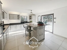 LES TAILLADES, detached single-storey house of 210 m2 in the countryside, 4 bedrooms, on a plot of approximately 2900 m2, swimming pool