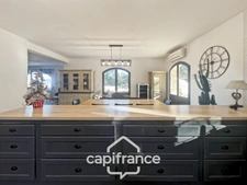 Domaine et Golf de Pont Royal, beautiful 290 m2 property set on a 2600 m2 plot, five bedrooms, an office, swimming pool, pool house, triple garage     