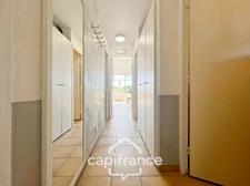 DERNIER ETAGE Domaine de Pont Royal, emplacement et vue remarquable de cet appartement 42 m2,1 chambre, 1 chambre cabine; 2 SDB belle exposition, vue dégagée, grande terrasse 