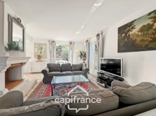 PONT ROYAL GOLF COURSE: Charming, light-filled bastide of 140 m² set on a 657 m² plot, 4 bedrooms including a master suite, 2 bathrooms, swimming pool, double garage