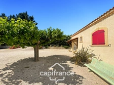 Single-storey property in the countryside with panoramic views, built in 1980, 177m2 house with 3/4 bedrooms on a 2280m2 plot 
