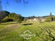 Single-storey property in the countryside with panoramic views, built in 1980, 177m2 house with 3/4 bedrooms on a 2280m2 plot 