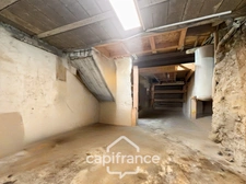 Authentic 118 m2 stone village house, air-conditioned, 50 m2 terrace, outdoor kitchen, double garage, attic, three beautiful bedrooms, 2 bathrooms, laundry room  
