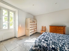 Mas en campagne à vendre 250m² à MOLLEGES, 4 chambres, beaux volumes , terrain 5 000m², piscine,  calme et sérénité   