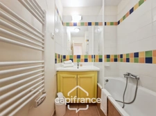  INVESTISSEMENT LOCATIF APPARTEMENT 3 PIECES 42 m2 en angle   au 1er étage PLACE DE PARKING  sur le DOMAINE DE PONT ROYAL