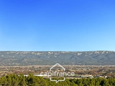 Domaine de Pont ROYAL between CIEL & LUBERON, well-maintained 40m2 top-floor apartment with panoramic views, terrace, and residential area with swimming pool