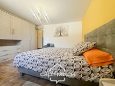 Single-storey property in the countryside with panoramic views, built in 1980, 177m2 house with 3/4 bedrooms on a 2280m2 plot 