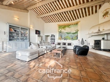 Mas en campagne à vendre 250m² à MOLLEGES, 4 chambres, beaux volumes , terrain 5 000m², piscine,  calme et sérénité   