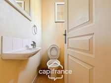 DOMAINE DE PONT ROYAL – Bastidon climatisé de 44 m², ravalé et parfaitement entretenu, avec jardin, 2 chambres et place de parking, au cœur de la nature