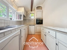 MERINDOL CHARMING HOUSE, outdoor courtyard and rooftop, 2 bedrooms, 1 room, 1 office, 1 cellar, in the heart of the village. A MUST-SEE! 