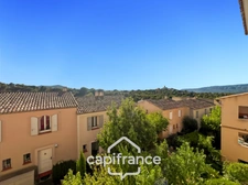  Light, calm, authenticity... A Pont Royal lifestyle. 50m² apartment with hill views, large terrace, 2 real bedrooms, swimming pool, parking space, bicycle garage.