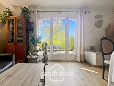 Domaine et golf de Pont Royal, fully renovated 67 m² house with air conditioning, attractive exterior, 2/3 bedrooms, bathroom and shower room, garden, residential swimming pool