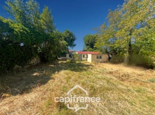 Building plot of 639 m2, marked out, free builder, flat and sunny, village center, not serviced.