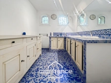 Single-storey property in the countryside with panoramic views, built in 1980, 177m2 house with 3/4 bedrooms on a 2280m2 plot 