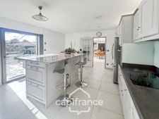 LES TAILLADES, detached single-storey house of 210 m2 in the countryside, 4 bedrooms, on a plot of approximately 2900 m2, swimming pool