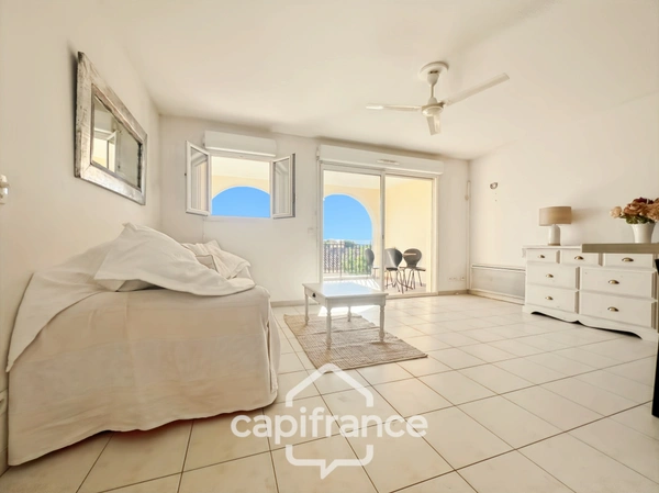  Lumière, calme, authenticité… Un art de vivre signé Pont Royal.  appatement de 57m2 avec vue sur les collines, large terrasse,2 vraies chambres, piscine, place de parking, garage à vélos