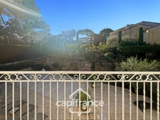 PONT ROYAL GOLF COURSE: Charming, light-filled bastide of 140 m² set on a 657 m² plot, 4 bedrooms including a master suite, 2 bathrooms, swimming pool, double garage