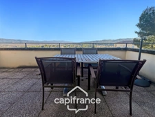 Domaine de Pont ROYAL between CIEL & LUBERON, well-maintained 40m2 top-floor apartment with panoramic views, terrace, and residential area with swimming pool