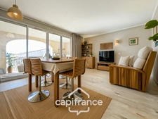 Domaine et golf de Pont Royal, apartment in the lakeside residence, 42 m², lake view, south-facing terrace, parking space, shared cellar  