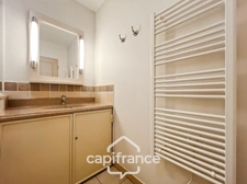 Domaine de Pont ROYAL between CIEL & LUBERON, well-maintained 40m2 top-floor apartment with panoramic views, terrace, and residential area with swimming pool