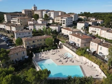 Domaine de Pont Royal, BEAUTIFUL APARTMENT of 58 m2 GROUND FLOOR, DOUBLE TERRACE, UNDERGROUND PARKING, SWIMMING POOL