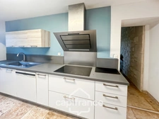 Mas en campagne à vendre 250m² à MOLLEGES, 4 chambres, beaux volumes , terrain 5 000m², piscine,  calme et sérénité   