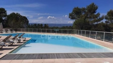 Domaine de Pont ROYAL between CIEL & LUBERON, well-maintained 40m2 top-floor apartment with panoramic views, terrace, and residential area with swimming pool