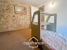 MERINDOL CHARMING HOUSE, outdoor courtyard and rooftop, 2 bedrooms, 1 room, 1 office, 1 cellar, in the heart of the village. A MUST-SEE! 