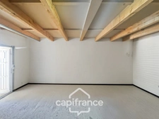 Propriété de plain pied  en campagne  vue panoramique, construction 1980,  habitation de 177m2 3/4 chambres sur un terrain de 2280m2 