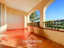 Appartement rare de 44m2 au DOMAINE DE PONT ROYAL / VUE DEGAGEE 1er ETAGE/ 3 CHAMBRES /1 SDB/1 SD'EAU/ PLACE DE PARKING