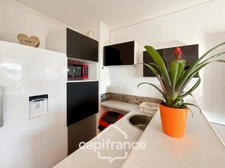 Appartement rare de 44m2 au DOMAINE DE PONT ROYAL / VUE DEGAGEE 1er ETAGE/ 3 CHAMBRES /1 SDB/1 SD'EAU/ PLACE DE PARKING