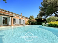 GOLF DE PONT  ROYAL, Villa de plain pied de 127 m² climatisée sur un terrain de 995 m², bordure de fairway, piscine