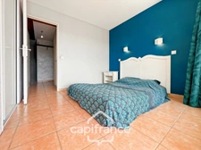 Domaine de Pont Royal, Duplex climatisé T3 de 49m2 situé sur le haut du Village, 2 chambres une double terrasse et une 2ème terrasse , belle exposition, ascenseur, place de parking  