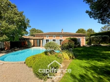 GOLF DE PONT  ROYAL, Villa de plain pied de 127 m² climatisée sur un terrain de 995 m², bordure de fairway, piscine