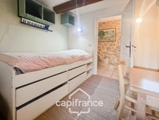 MERINDOL CHARMING HOUSE, outdoor courtyard and rooftop, 2 bedrooms, 1 room, 1 office, 1 cellar, in the heart of the village. A MUST-SEE! 