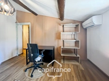 Authentic 118 m2 stone village house, air-conditioned, 50 m2 terrace, outdoor kitchen, double garage, attic, three beautiful bedrooms, 2 bathrooms, laundry room  