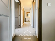GOLF DE PONT  ROYAL, Villa de plain pied de 127 m² climatisée sur un terrain de 995 m², bordure de fairway, piscine