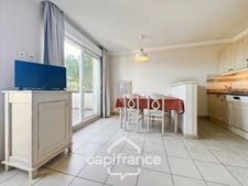 Domaine de Pont ROYAL between CIEL & LUBERON, well-maintained 40m2 top-floor apartment with panoramic views, terrace, and residential area with swimming pool