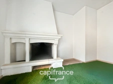 Local/bureau / appartement T2  à vendre MALLEMORT avec sa piscine résidentielle  au domaine de Pont Royal 
