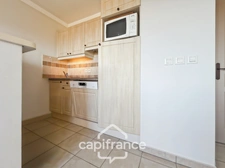 Domaine de Pont ROYAL between CIEL & LUBERON, well-maintained 40m2 top-floor apartment with panoramic views, terrace, and residential area with swimming pool