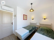 DOMAINE DE PONT ROYAL, 45 m2 house with unobstructed views, two stories, 2 bedrooms, semi-detached on one side, private swimming pool, numbered parking space 