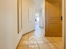 Domaine de Pont ROYAL between CIEL & LUBERON, well-maintained 40m2 top-floor apartment with panoramic views, terrace, and residential area with swimming pool