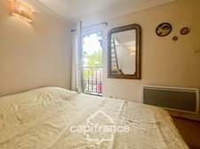 MERINDOL CHARMING HOUSE, outdoor courtyard and rooftop, 2 bedrooms, 1 room, 1 office, 1 cellar, in the heart of the village. A MUST-SEE! 