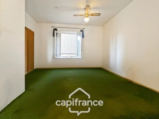 Local/bureau / appartement T2  à vendre MALLEMORT avec sa piscine résidentielle  au domaine de Pont Royal 