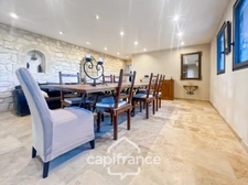 Mas en campagne à vendre 250m² à MOLLEGES, 4 chambres, beaux volumes , terrain 5 000m², piscine,  calme et sérénité   