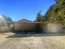 Single-storey property in the countryside with panoramic views, built in 1980, 177m2 house with 3/4 bedrooms on a 2280m2 plot 