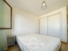 SAINT RAPHAEL - Opportunity not to be missed: furnished 45 m² apartment, functional, 2nd floor (no elevator), with assigned parking space and private cellar 